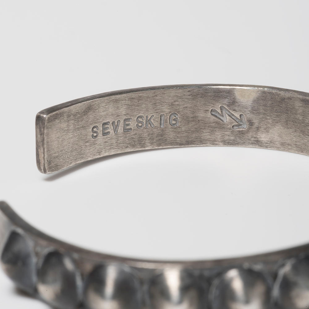 SEVESKIG Silver Bangle (Circle Studded)