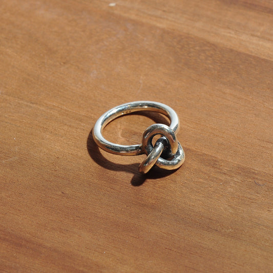 HRM 1811 R1S Gordian Knot Ring