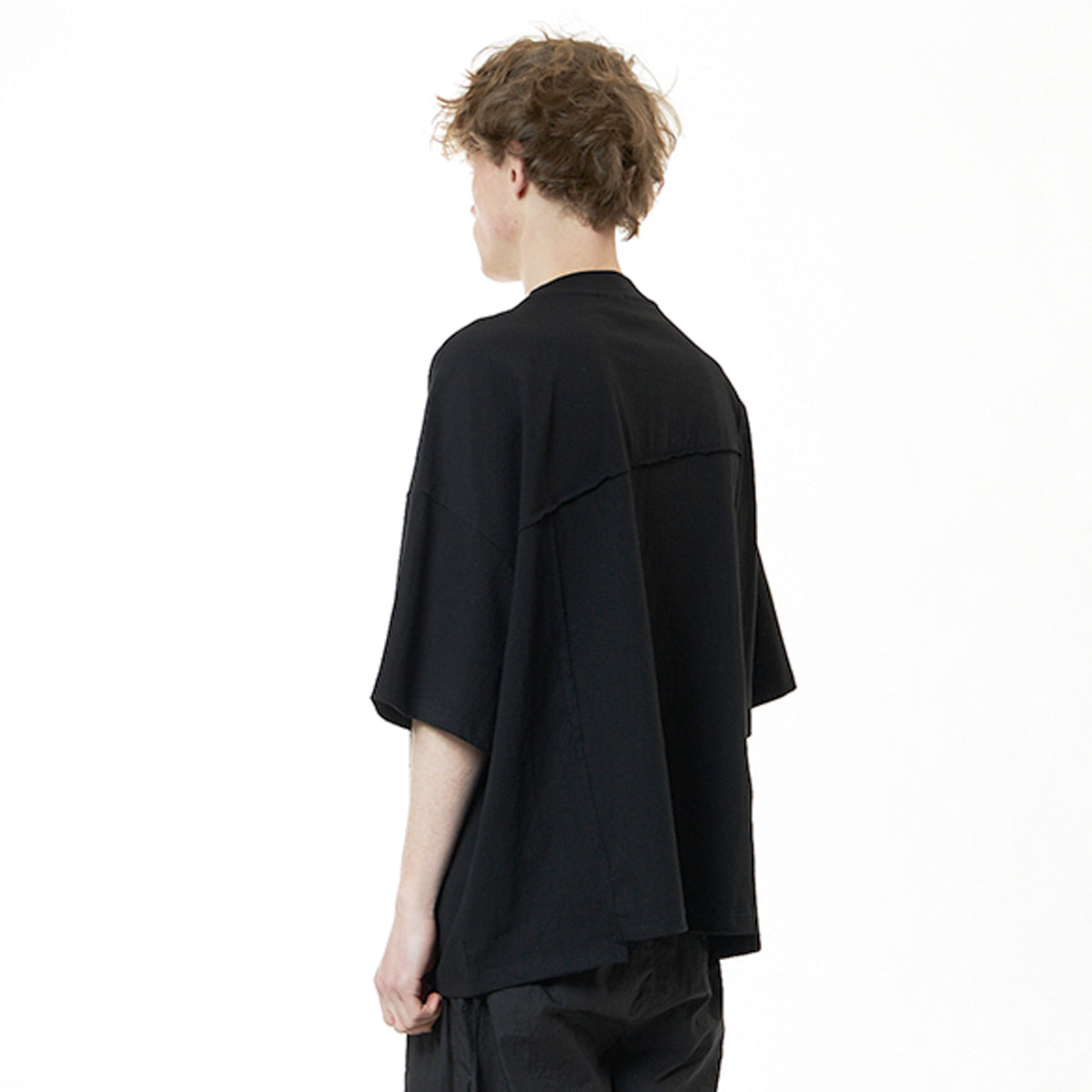 UNAFFECTED UN-SS21CS03 CONTRAST STITCH T-SHIRT - BLACK