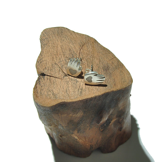 HRM 1403 ER2 HAND HEART EARRING